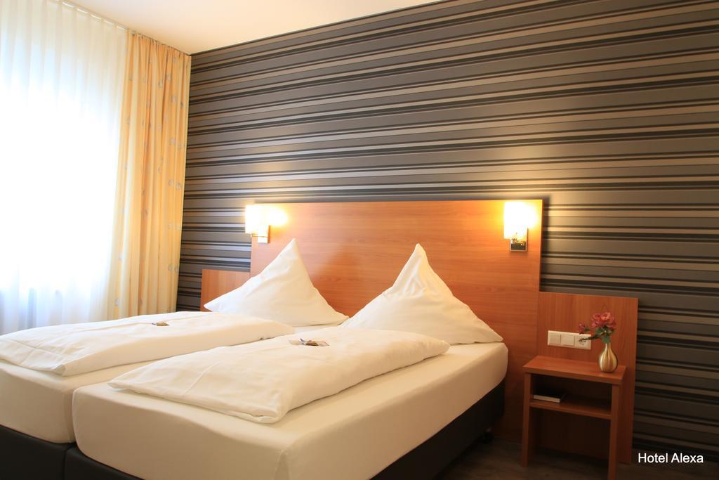 Suite Balcony,214425587:JPEG